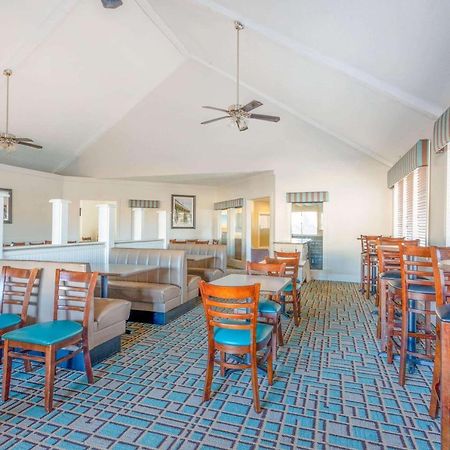 Days Inn By Wyndham Wilmington / University Bagian luar foto