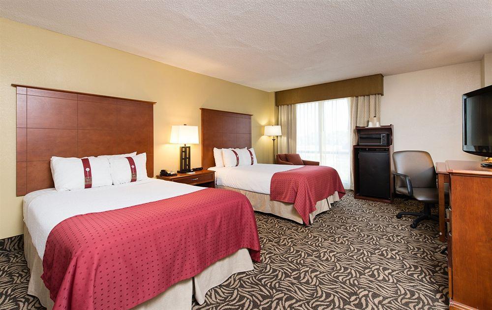 Days Inn By Wyndham Wilmington / University Bagian luar foto