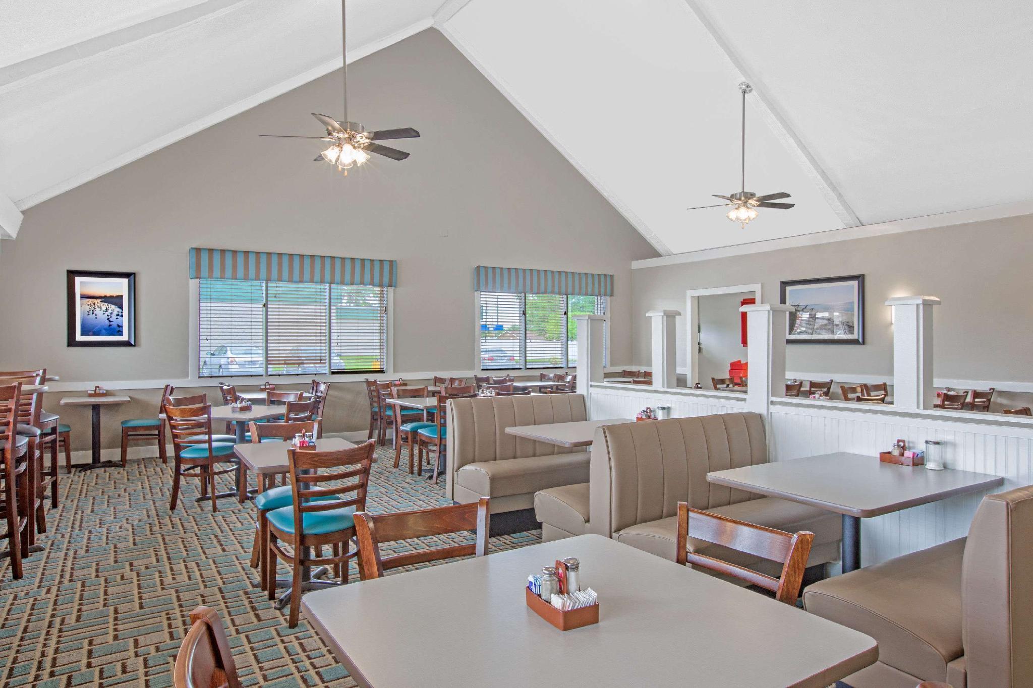 Days Inn By Wyndham Wilmington / University Bagian luar foto