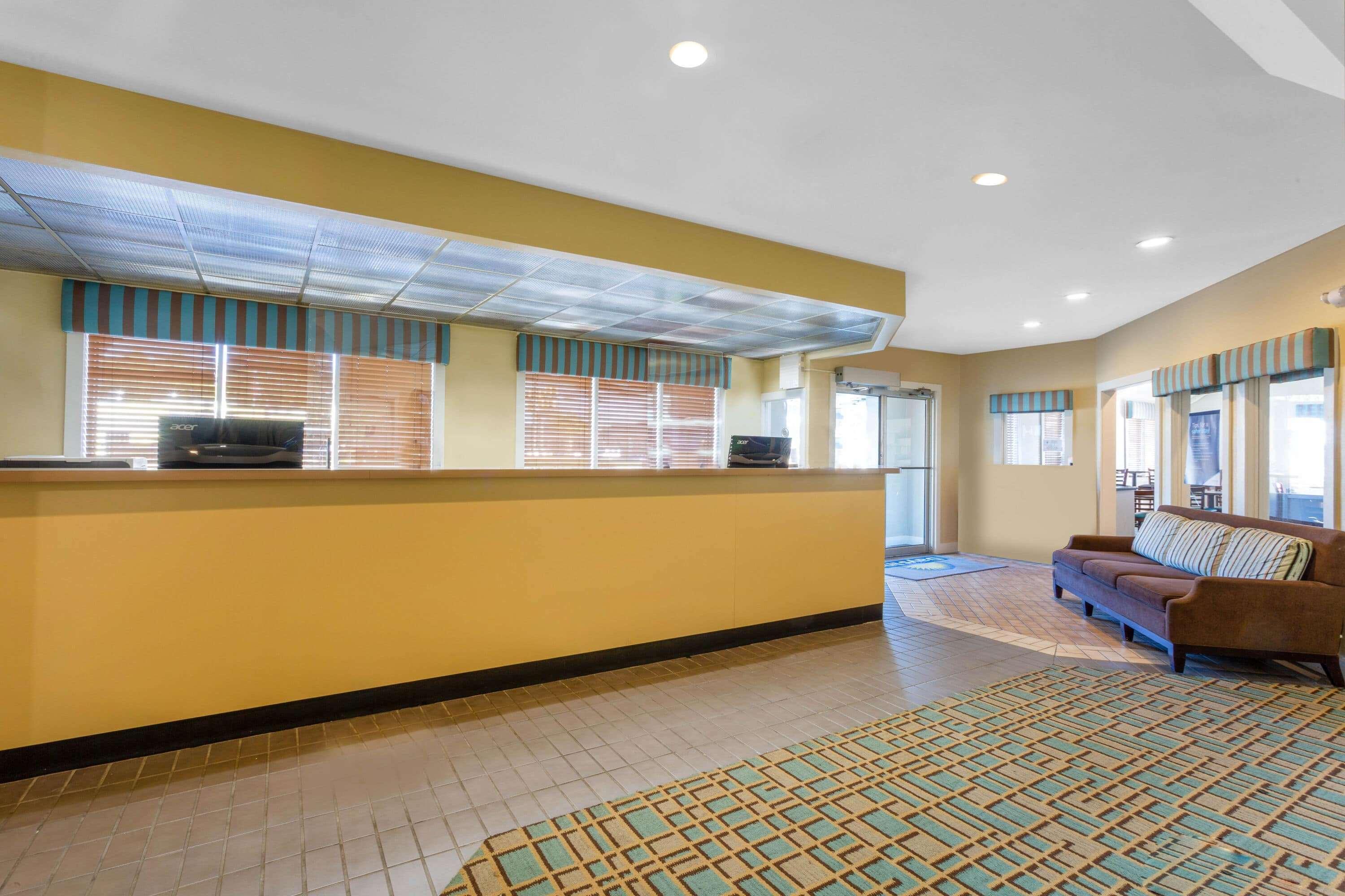 Days Inn By Wyndham Wilmington / University Bagian luar foto
