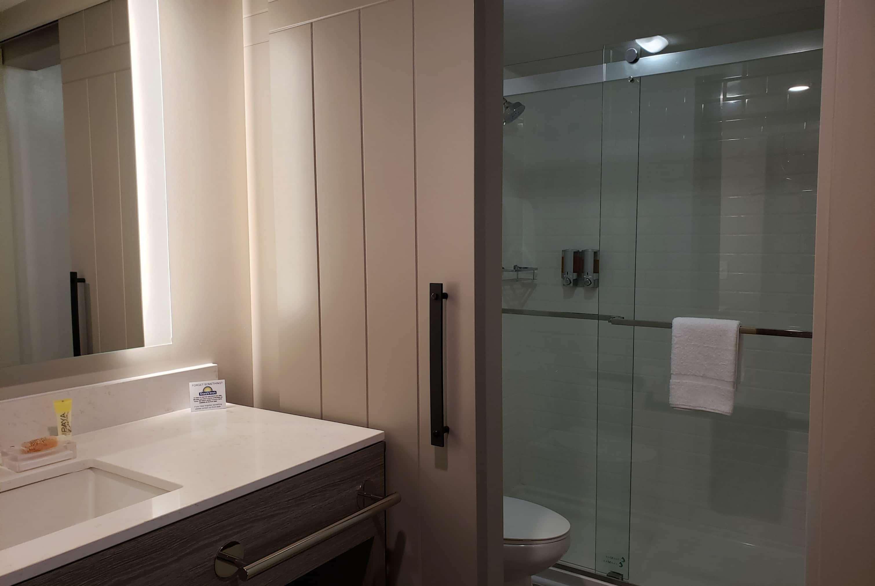 Days Inn By Wyndham Wilmington / University Bagian luar foto